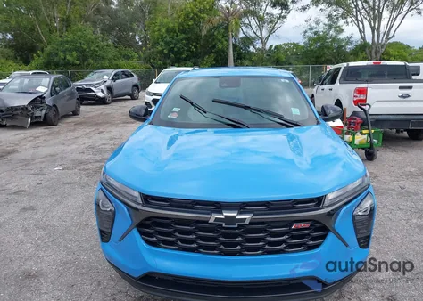 2024 Chevrolet Trax Fwd 1Rs z USA, uszkodzony, nr VIN KL77LGE2XRC182341